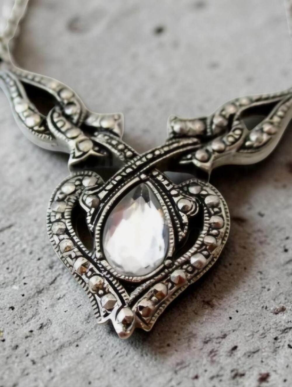 VINTAGE AVON MARCASITE & GLASS RHINESTONE SILVER TONE NECKLACE! - Picture 5 of 7